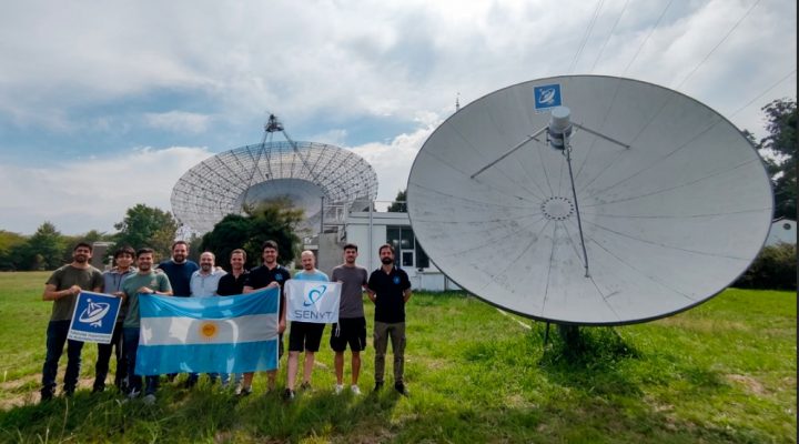 Un equipo del CONICET participó del desarrollo de ATENEA: el satélite argentino que acompañó el lanzamiento de Artemis II